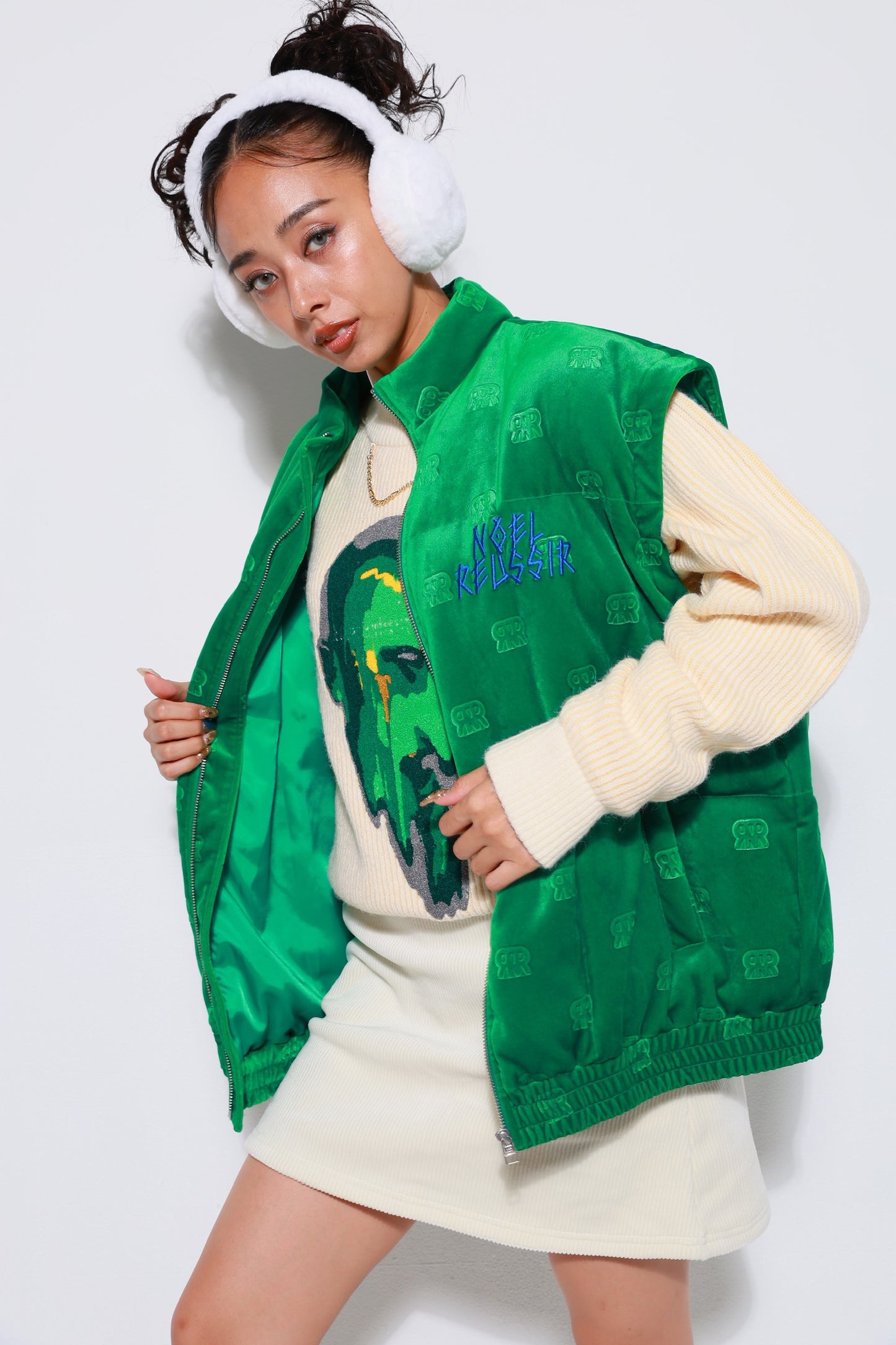 “Velvet Embossed Two-Way Outer Jacket”