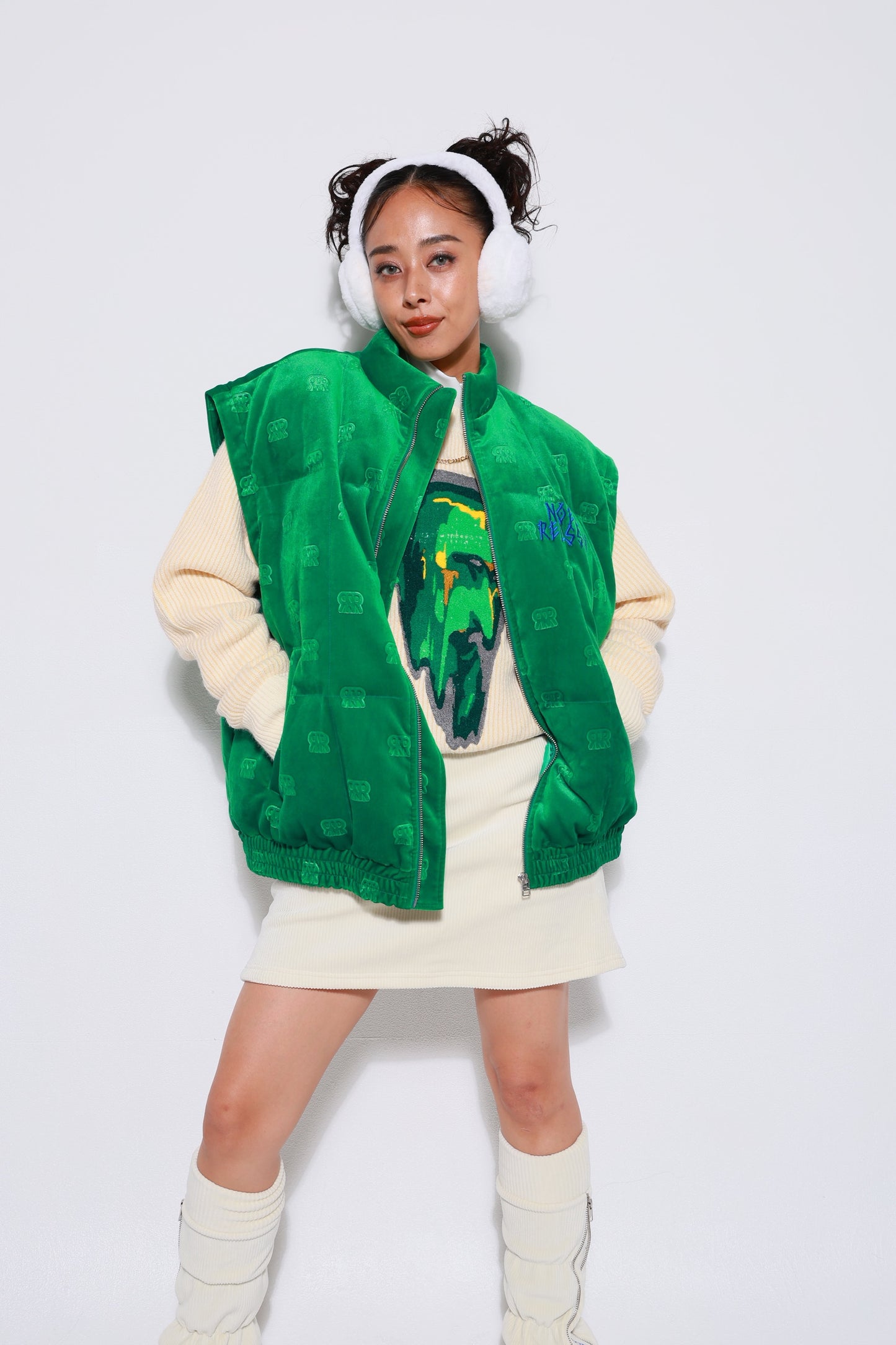 “Velvet Embossed Two-Way Outer Jacket”