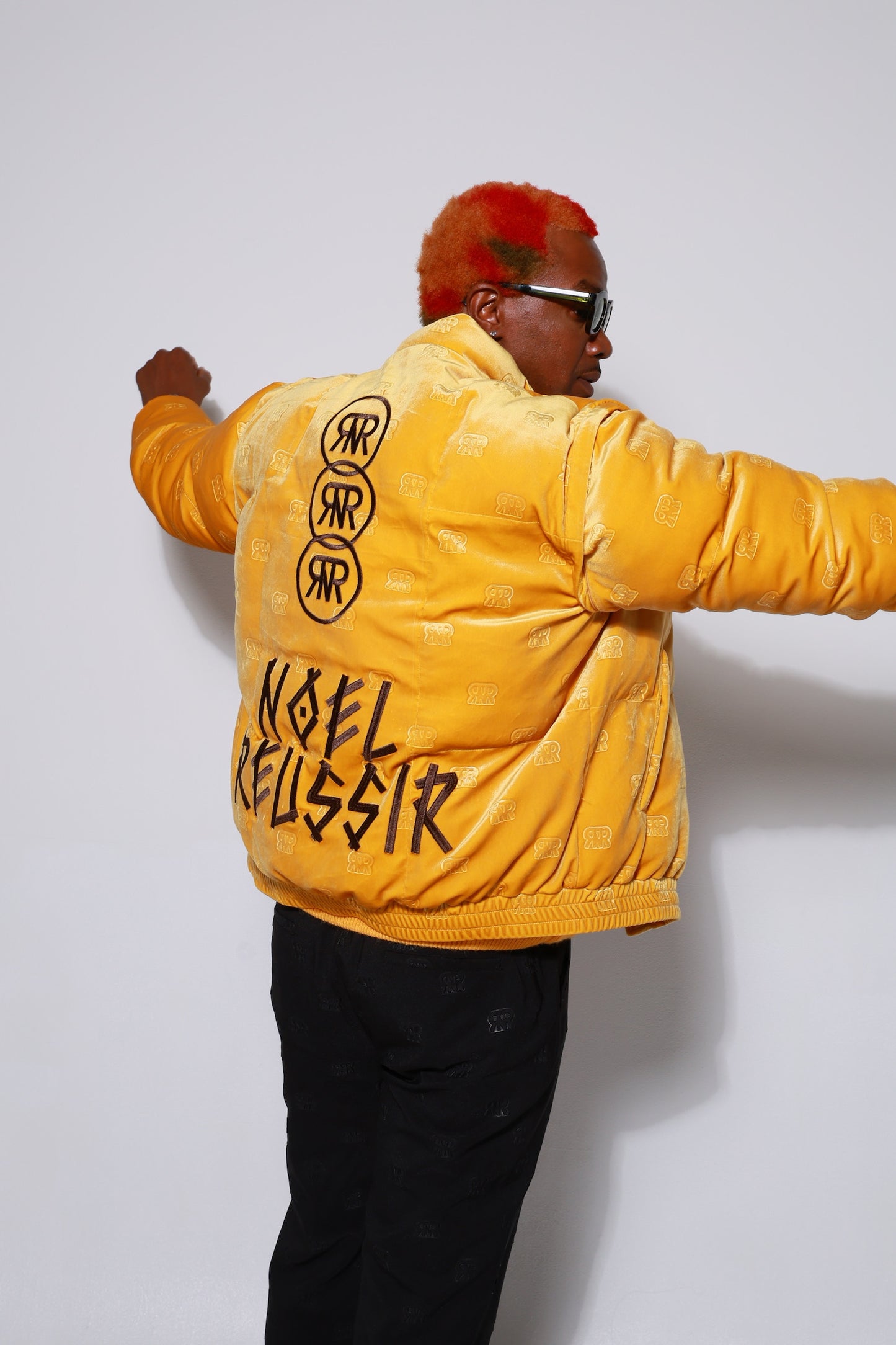 “Velvet Embossed Two-Way Outer Jacket”