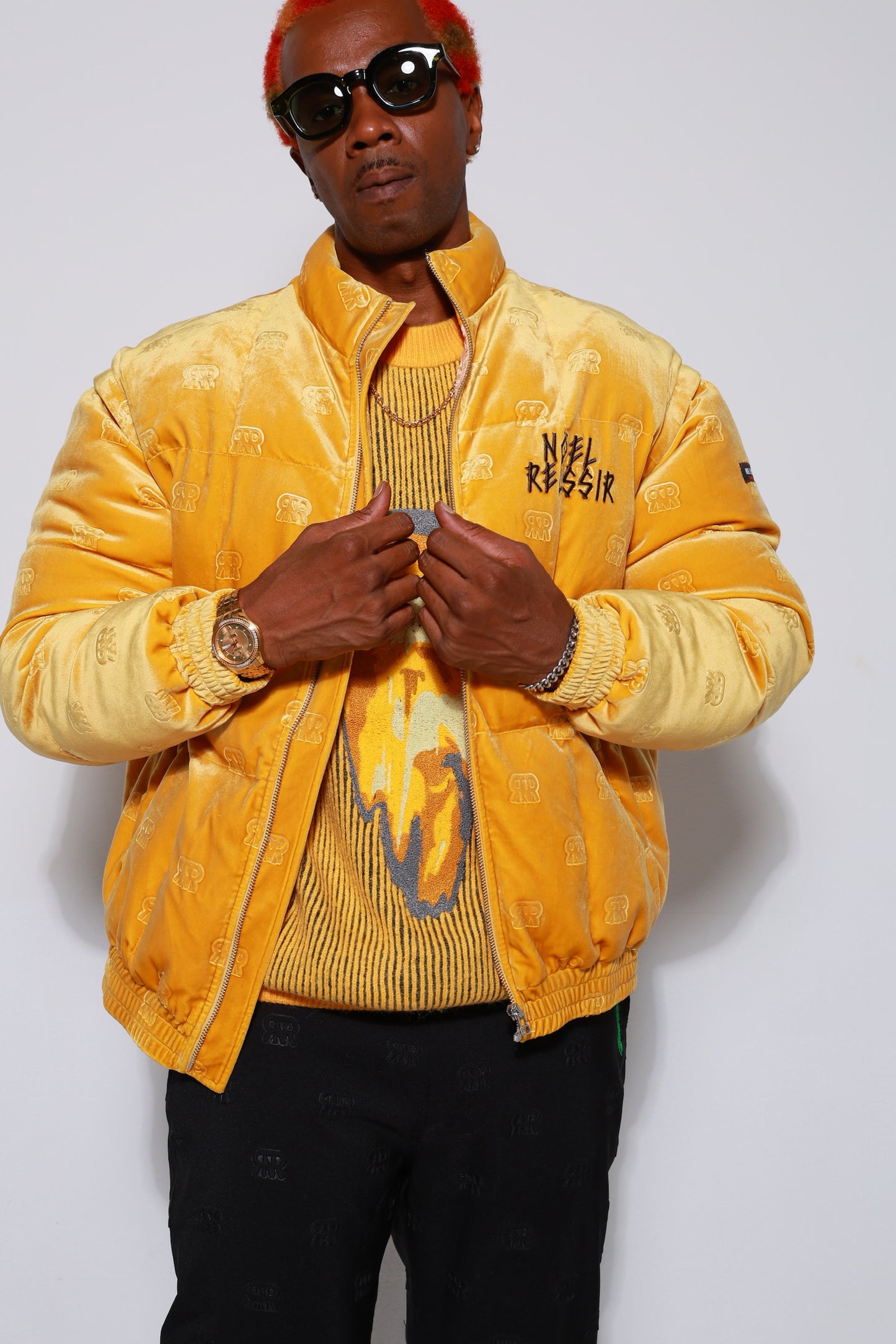 “Velvet Embossed Two-Way Outer Jacket”