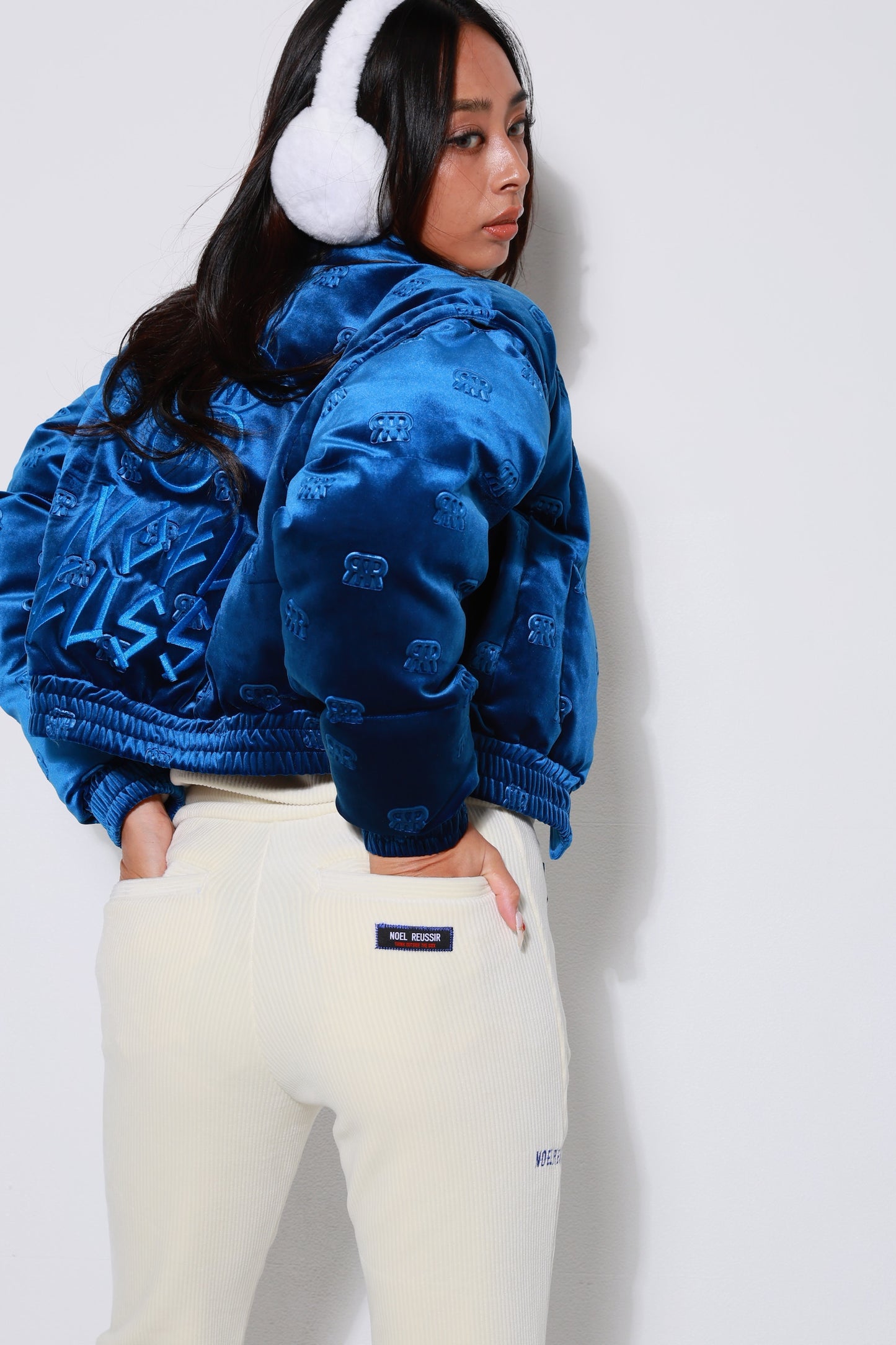 “Velvet Embossed Two-Way Outer Jacket”