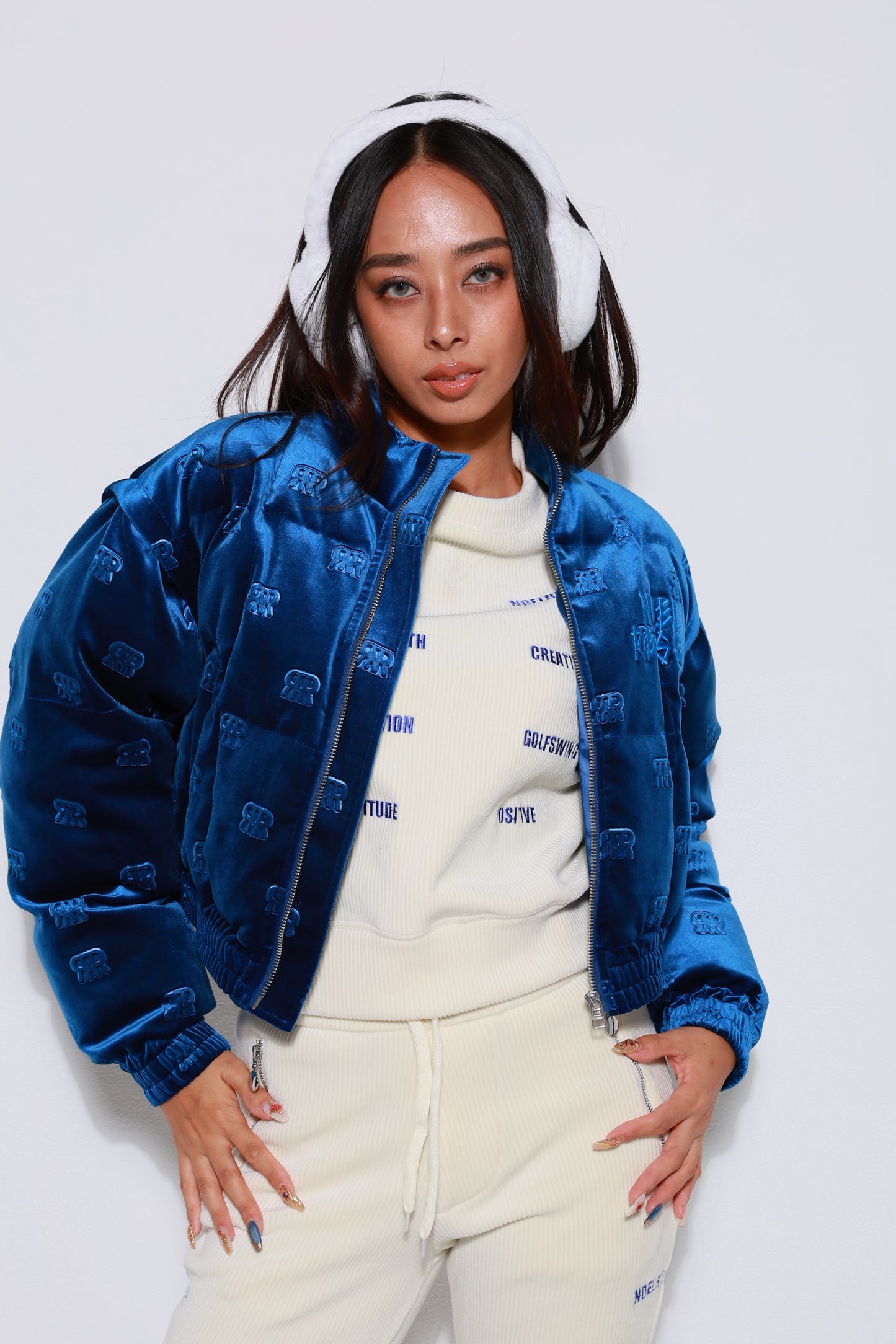 “Velvet Embossed Two-Way Outer Jacket”