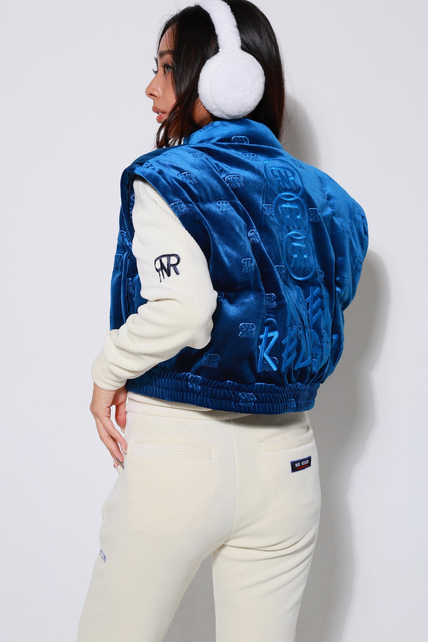 “Velvet Embossed Two-Way Outer Jacket”