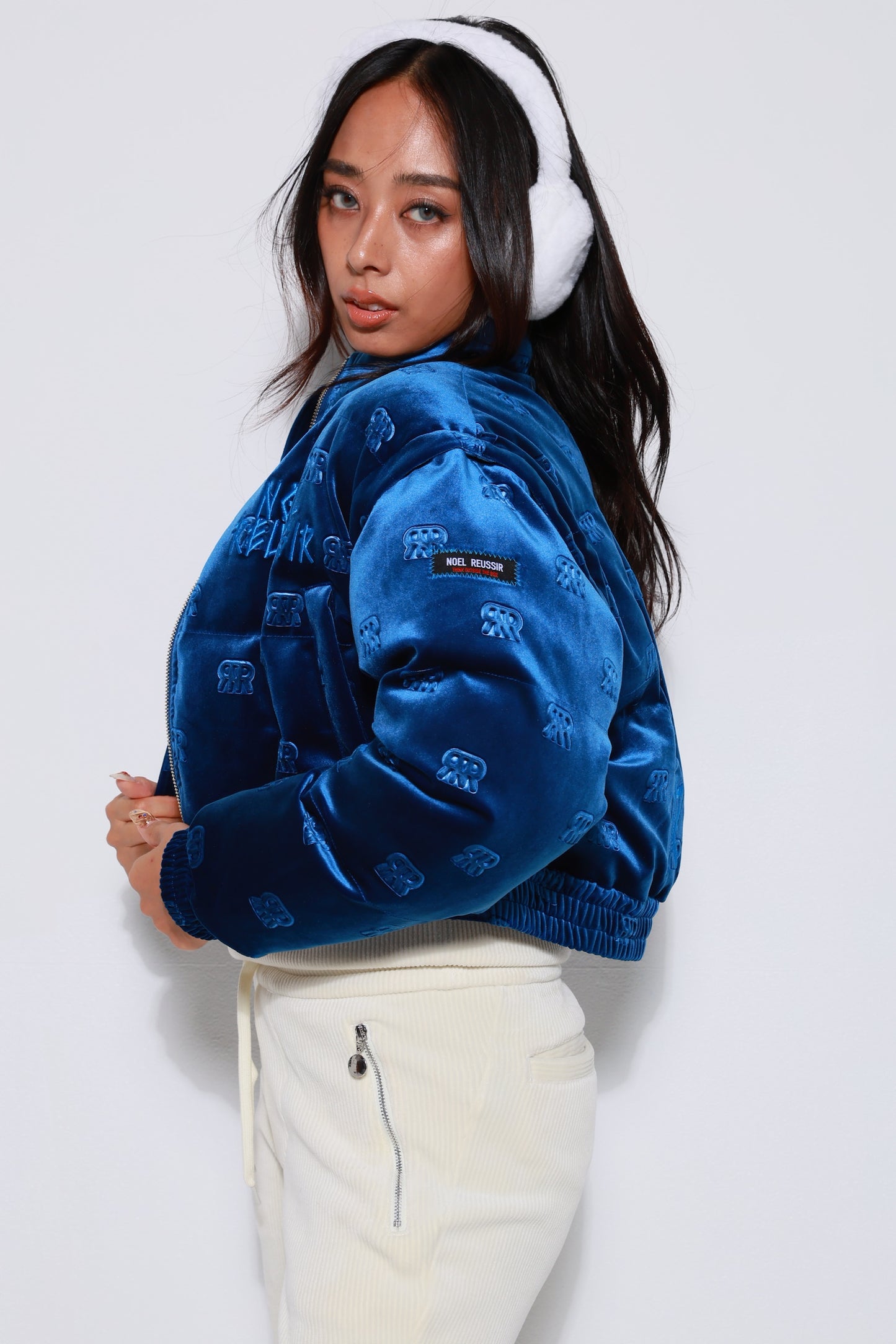 “Velvet Embossed Two-Way Outer Jacket”