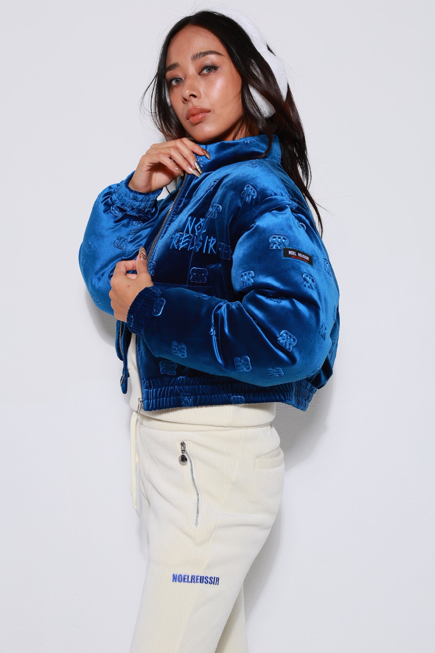 “Velvet Embossed Two-Way Outer Jacket”