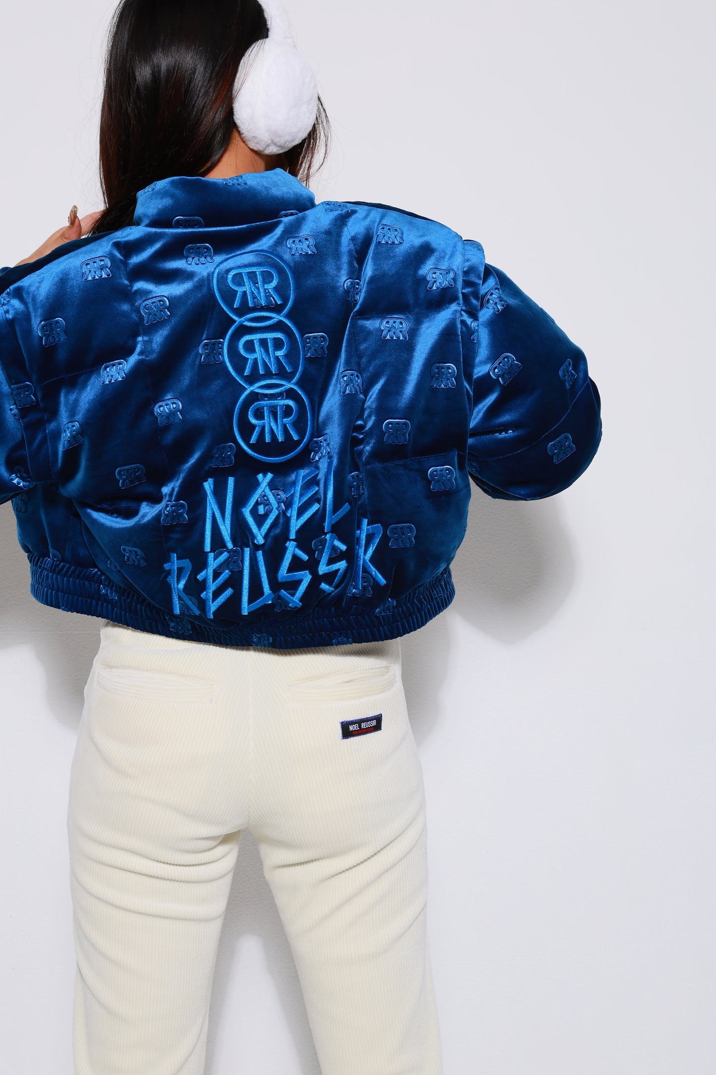 “Velvet Embossed Two-Way Outer Jacket”